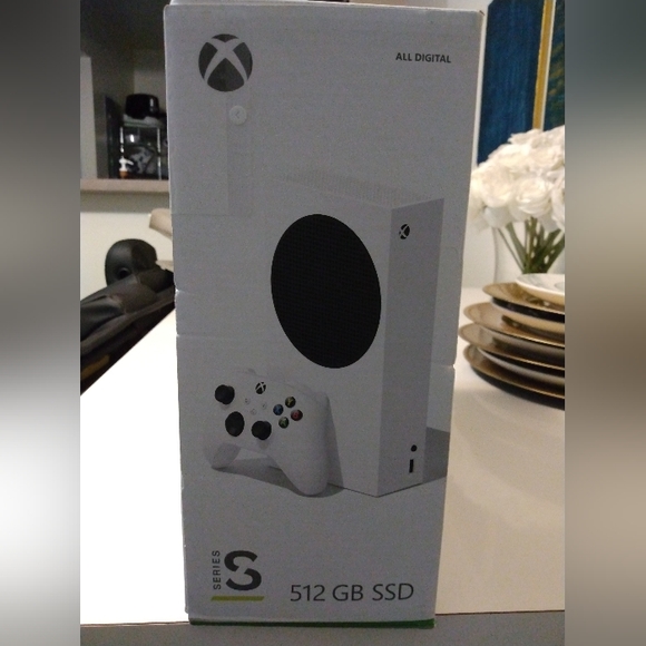 SOLD........Xbox series S - Picture 3 of 4
